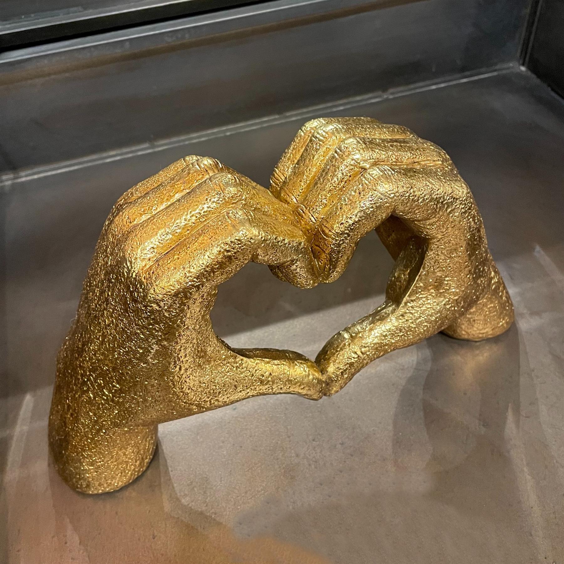Heart Hands Sculpture – Brown and Ginger