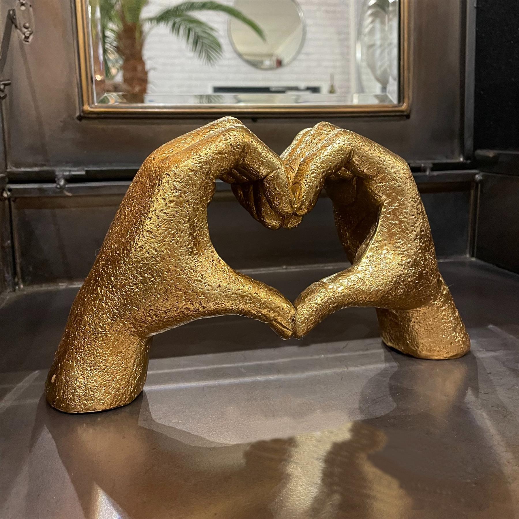 Heart Hands Sculpture – Brown and Ginger